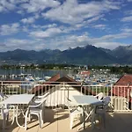 Le Phare Guest house *